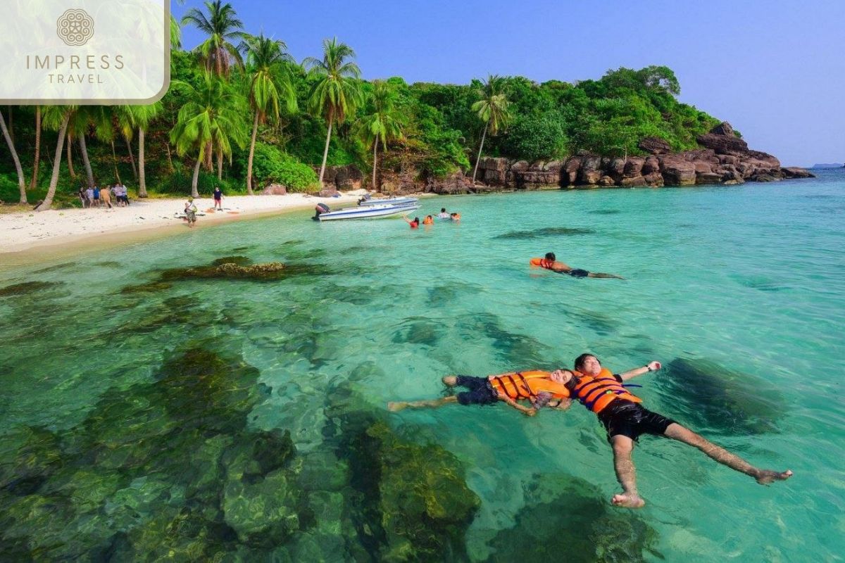 Snorkeling in Dua Island