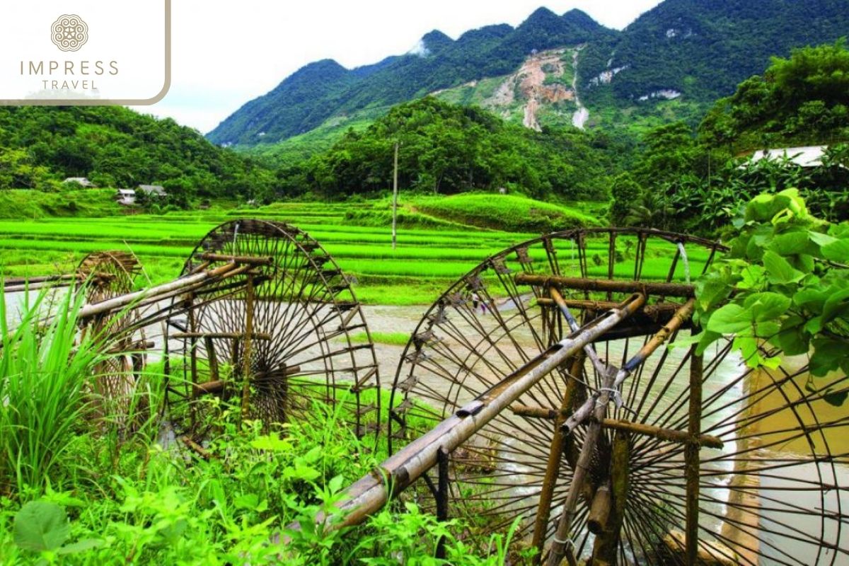 Ban Lac in Mo Luong Cave on Your Mai Chau Journey