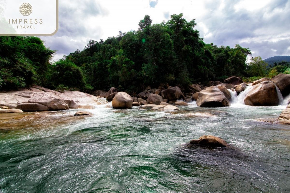 Tien Stream in Nha Trang Family Tours