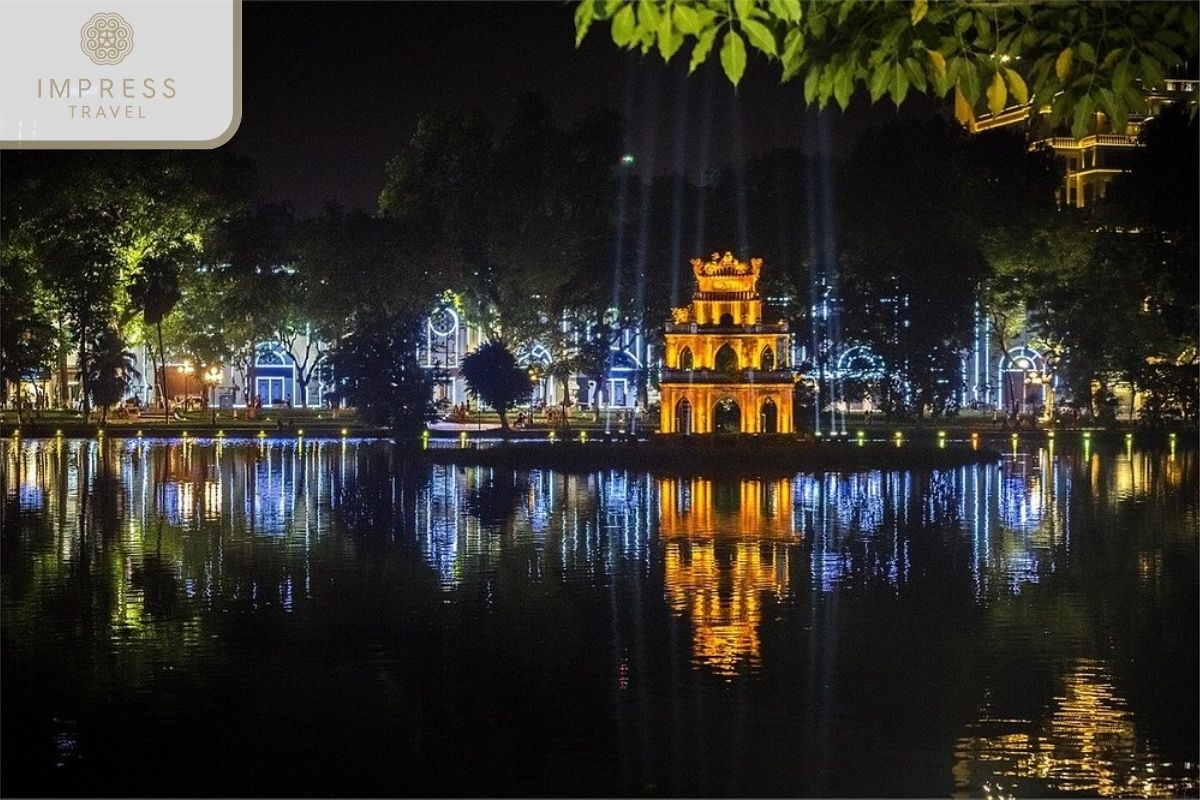 Hoan Kiem Lake in Hanoi Weekend Walking Street