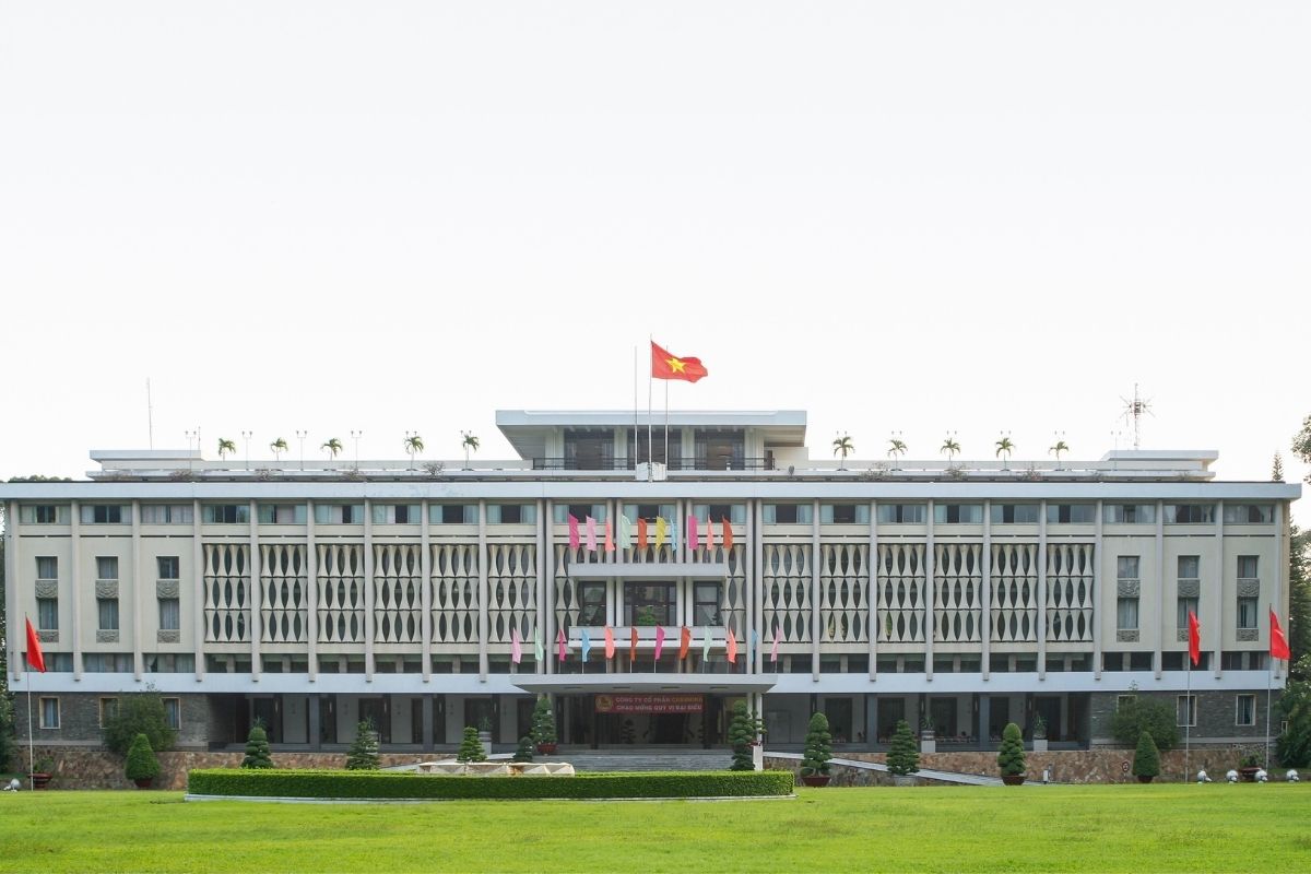 Reunification Palace in historical or cultural study tours of Saigon