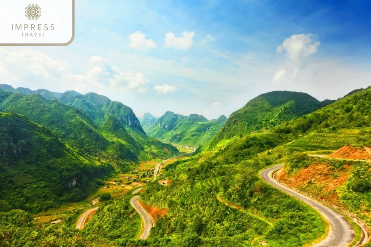 Ma Pi Leng Pass in Ha Giang Adventure Loop Tour