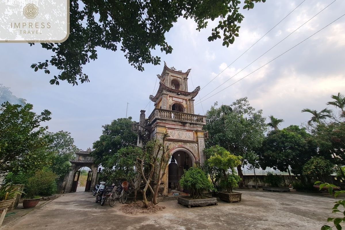 The Decorative Carvings in Hanoi Spirit Tours