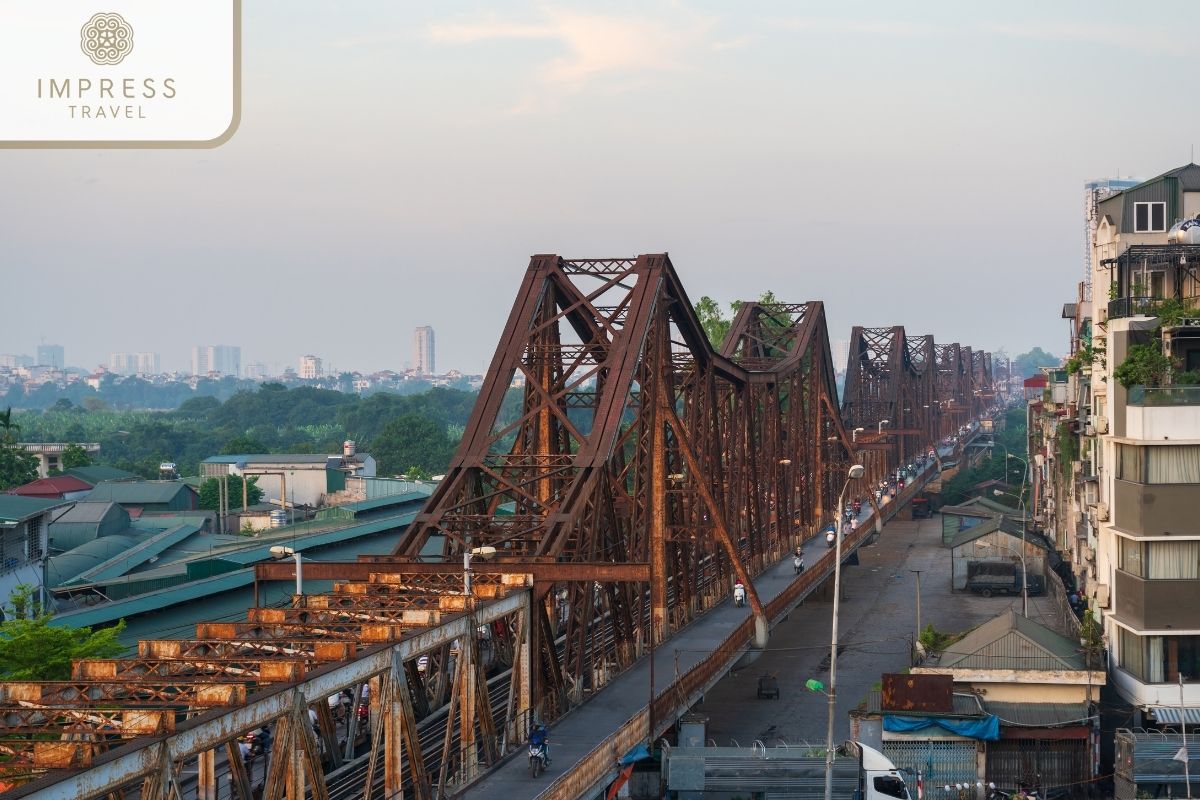 Long Bien Bridge in Hanoi Morning Tour