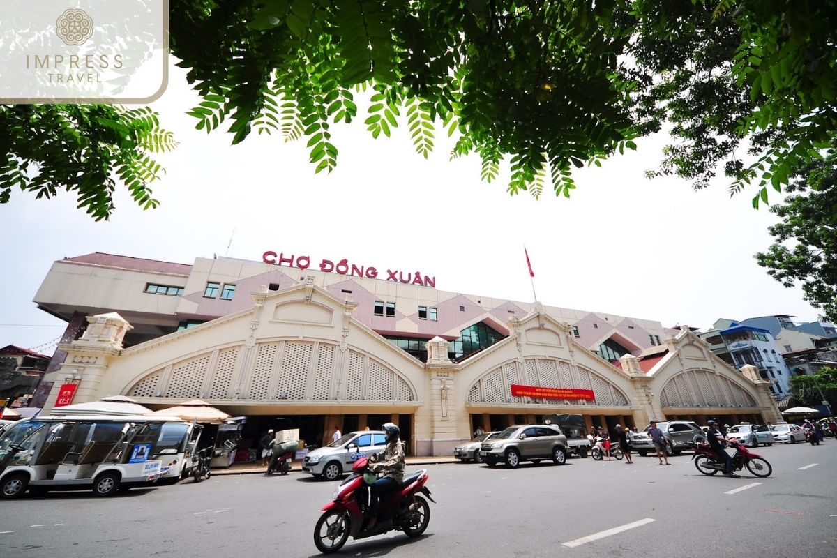 Dong Xuan Market in Hanoi Morning Tour