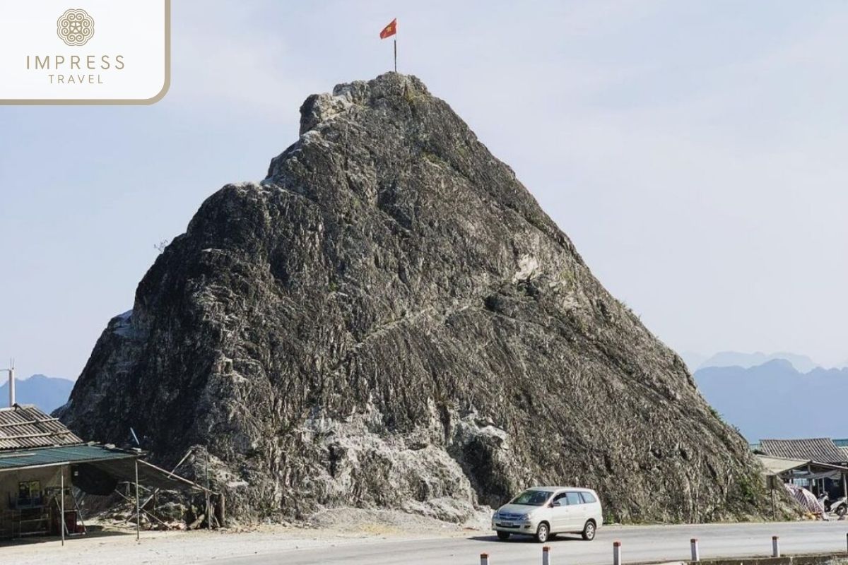 Thung Khe Pass in hiking Mai Chau Authentic tours