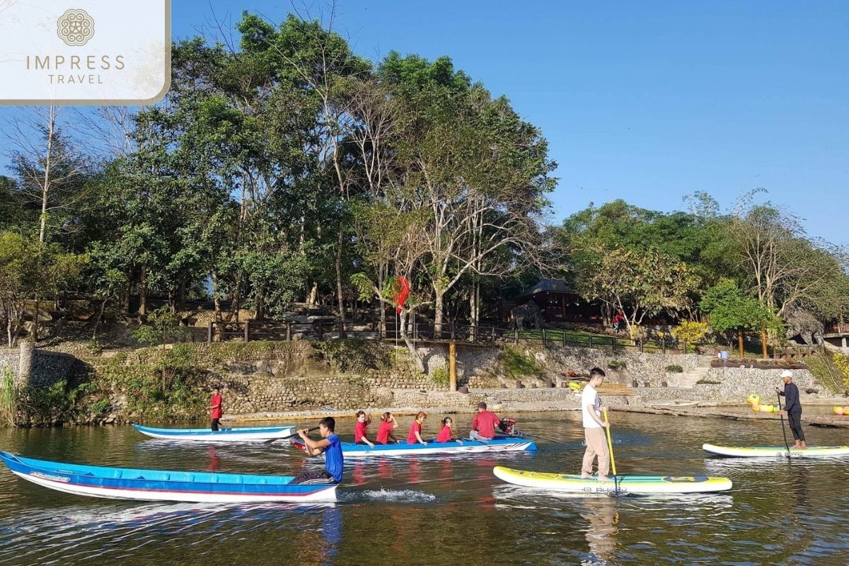 kayaking in Suoi Da Hon Giao on a Nha Trang tour