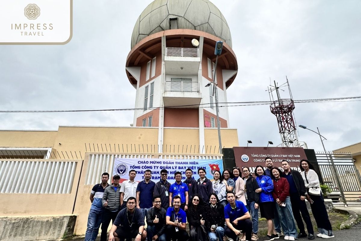 Visit and study at the radar station