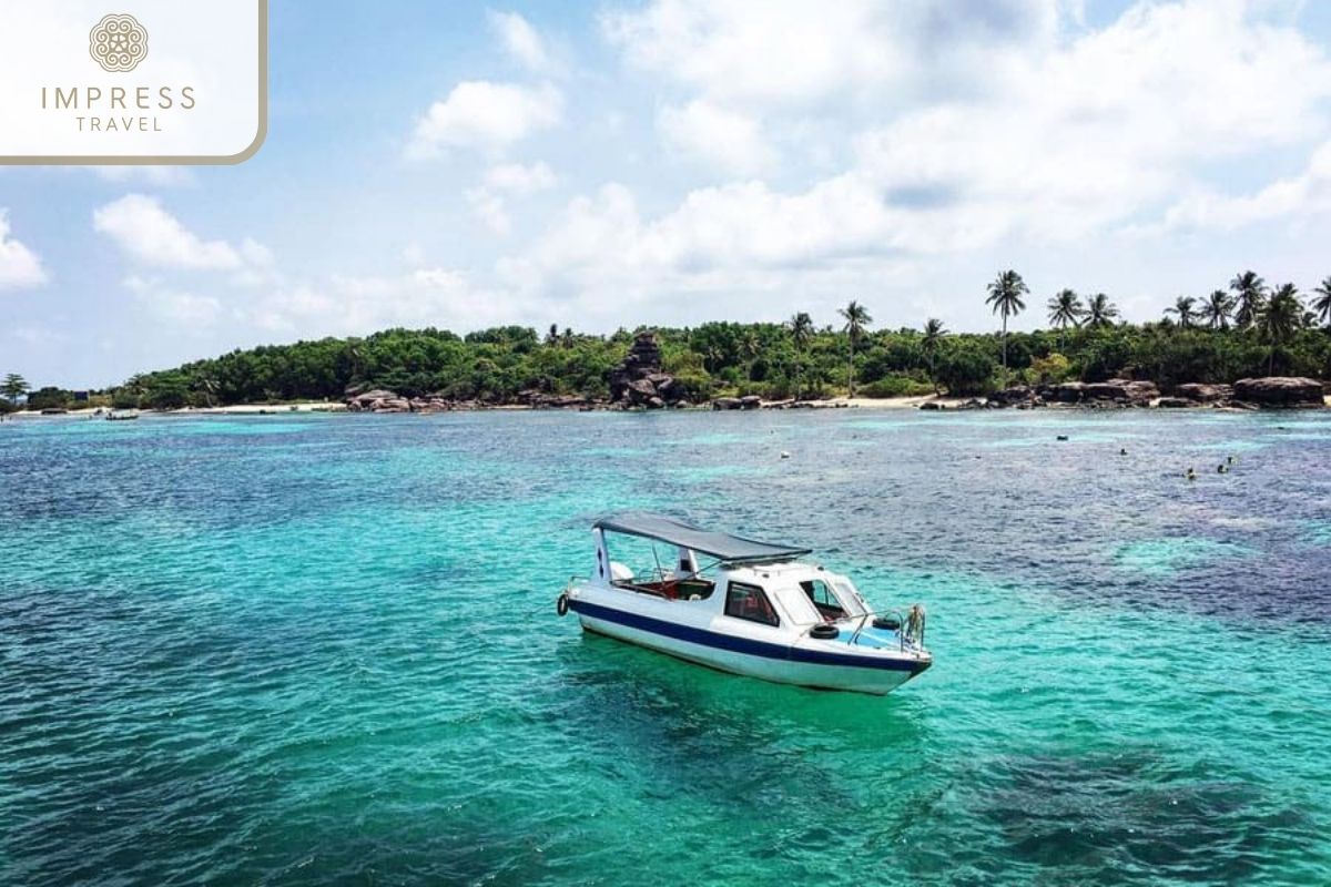  Boat Ride to Roi Island in Phu Quoc Island Boat Tours