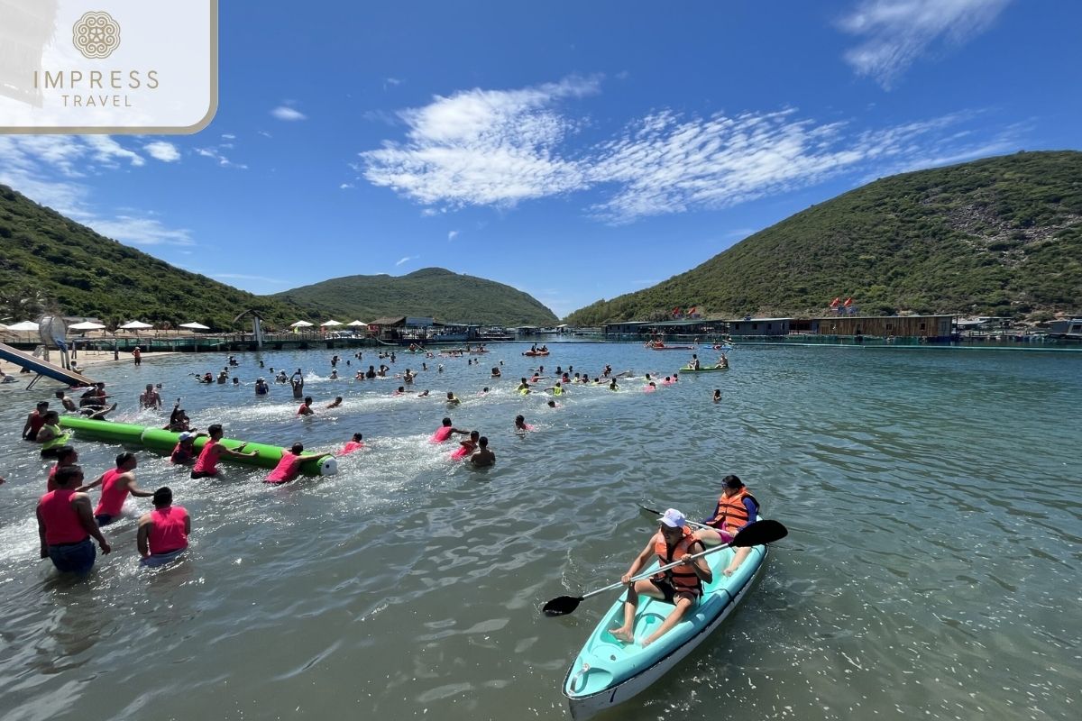 Many interesting activities in Snorkelling tour at Robinson Beach