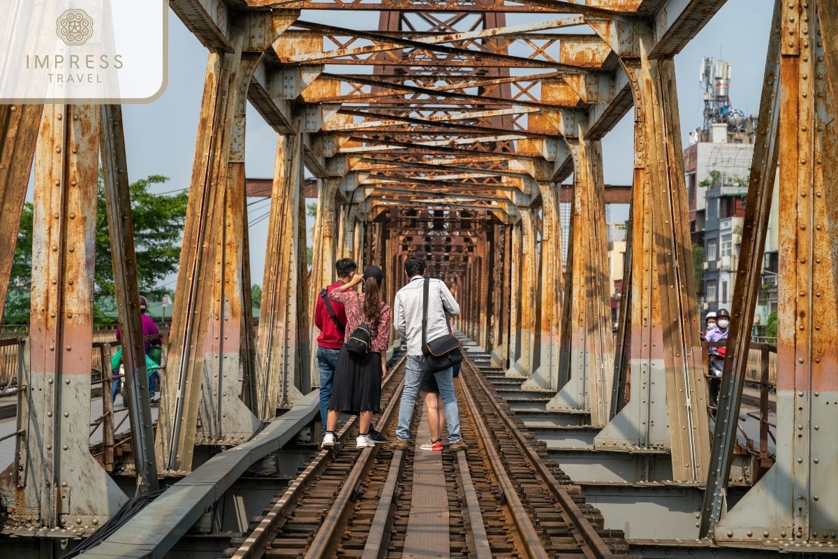 Walk on Long Bien bridge in Long Bien Bridge Architectural Tour