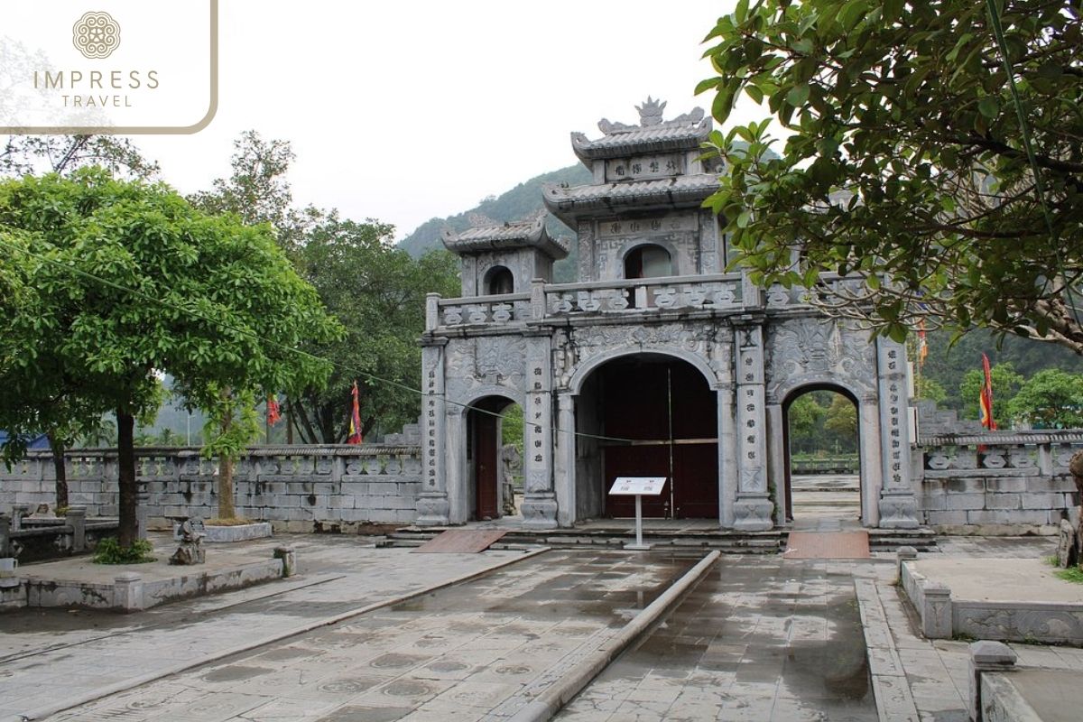 Thai Vi Temple in Ninh Binh Faith Tours