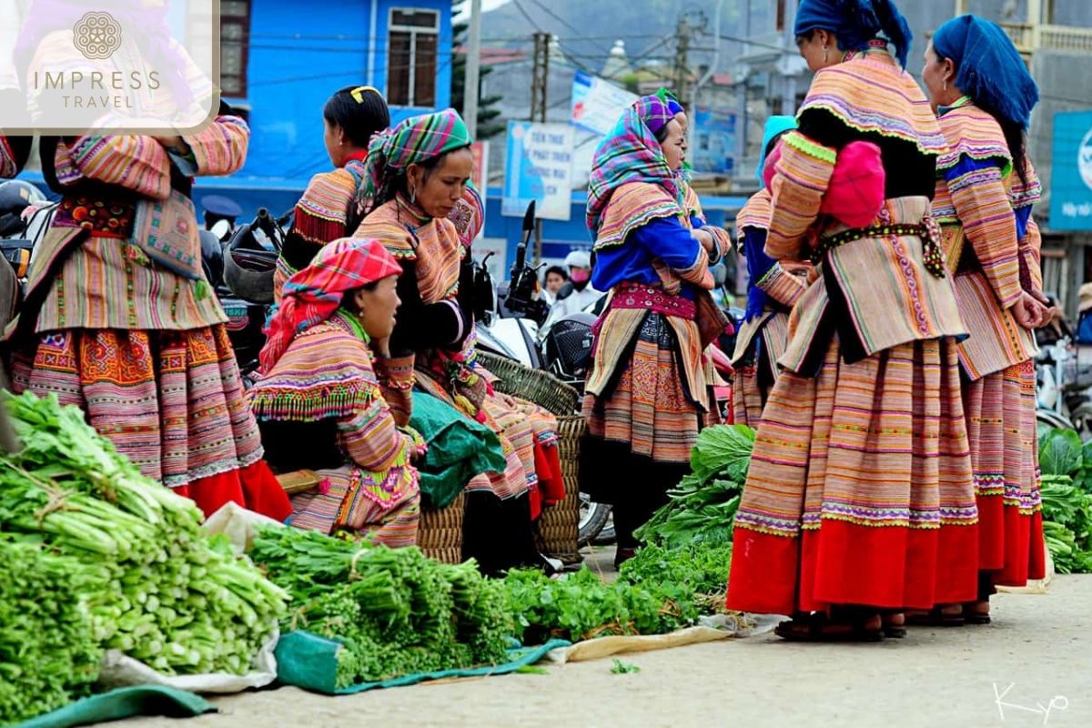 Lung Phin Market in Ha Giang venture tours