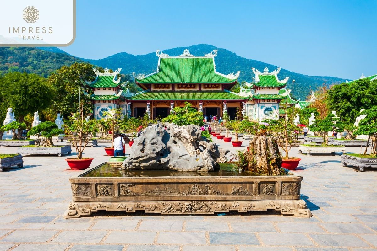 Linh Ung Pagoda in Danang weekend tours