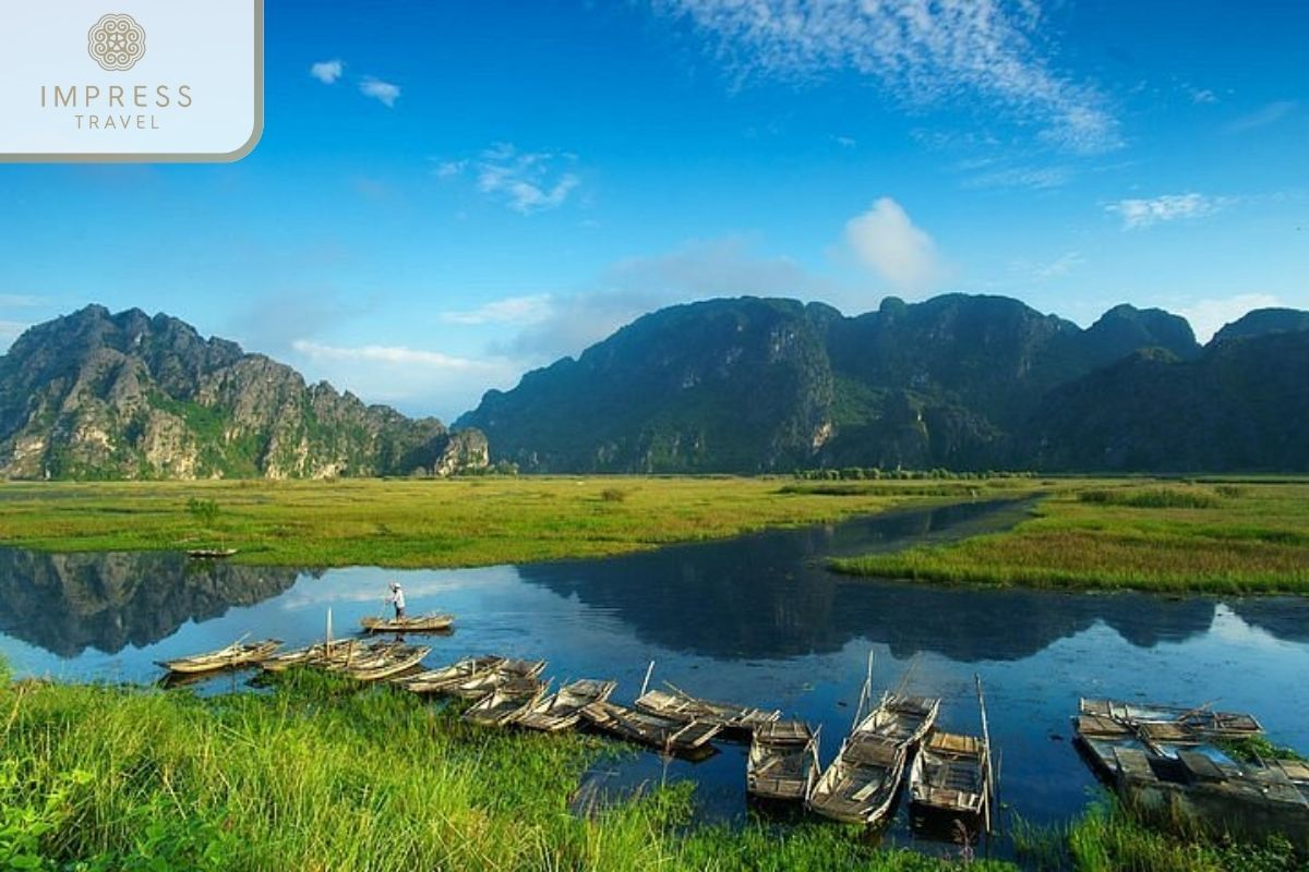 Peaceful beauty in Ninh Binh Moped tours