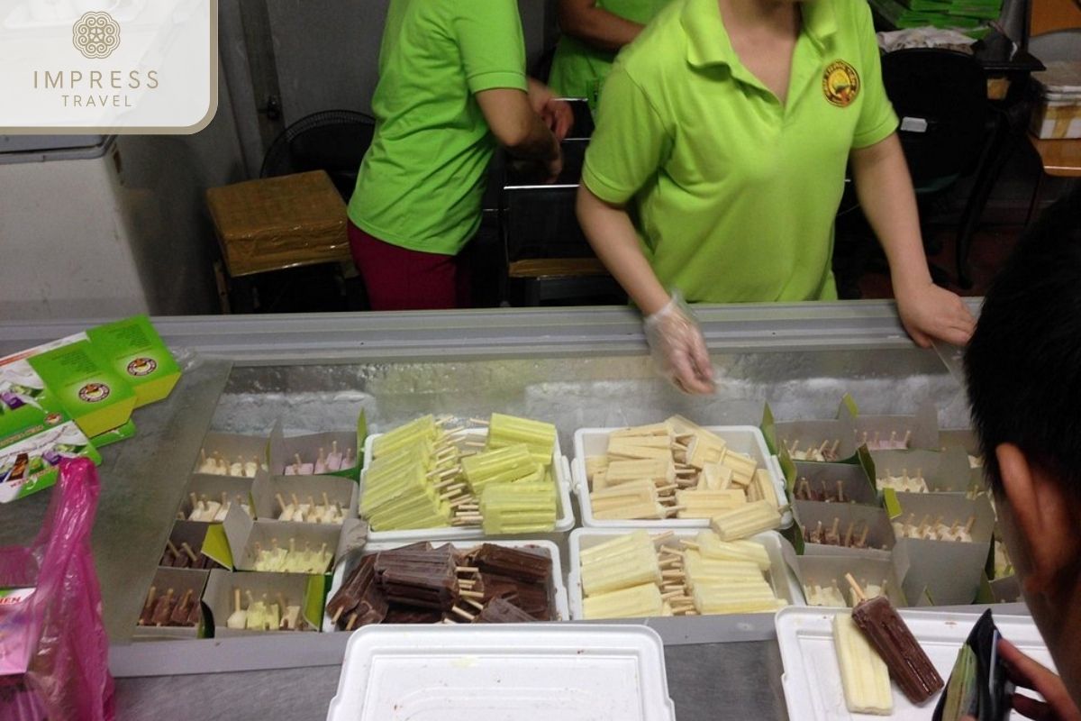 Trang Tien Ice Cream in Hanoi Snack Tour