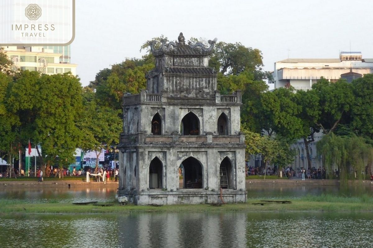 Turtle Tower in Hanoi Walking Photo Tours