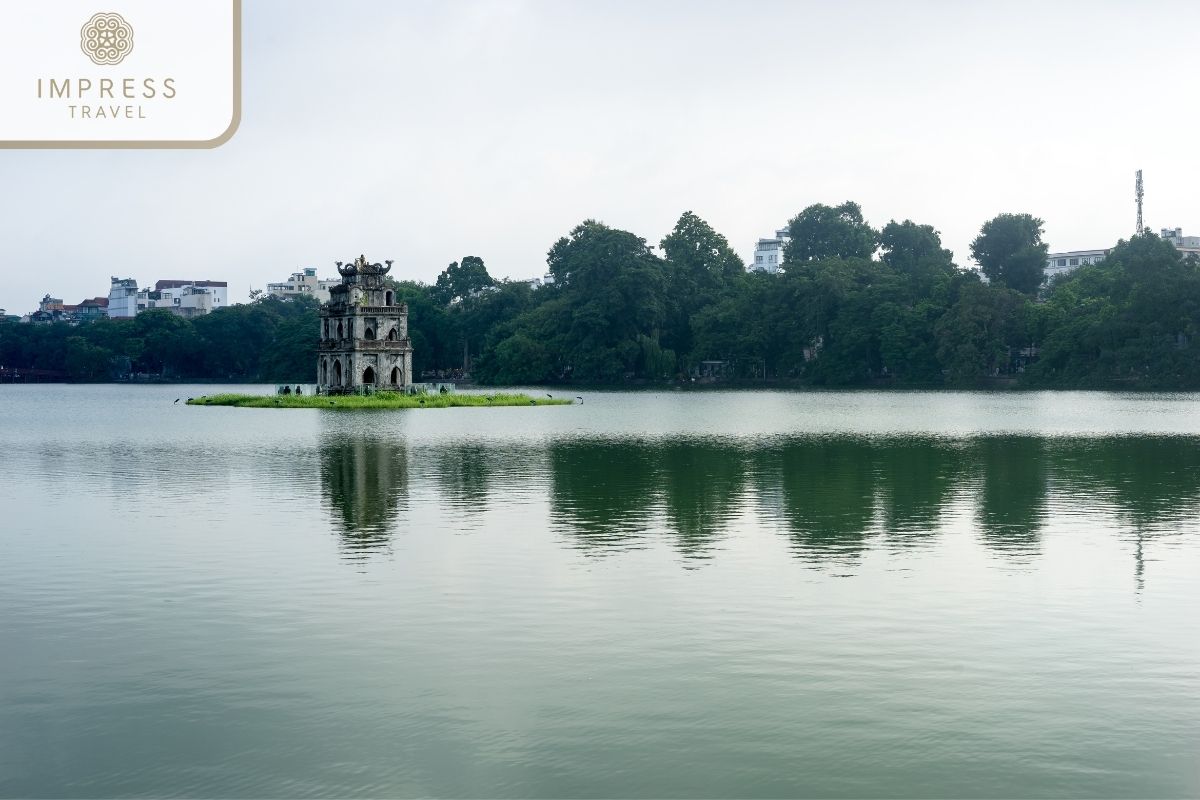  Walking Tour Around Hoan Kiem Lake 