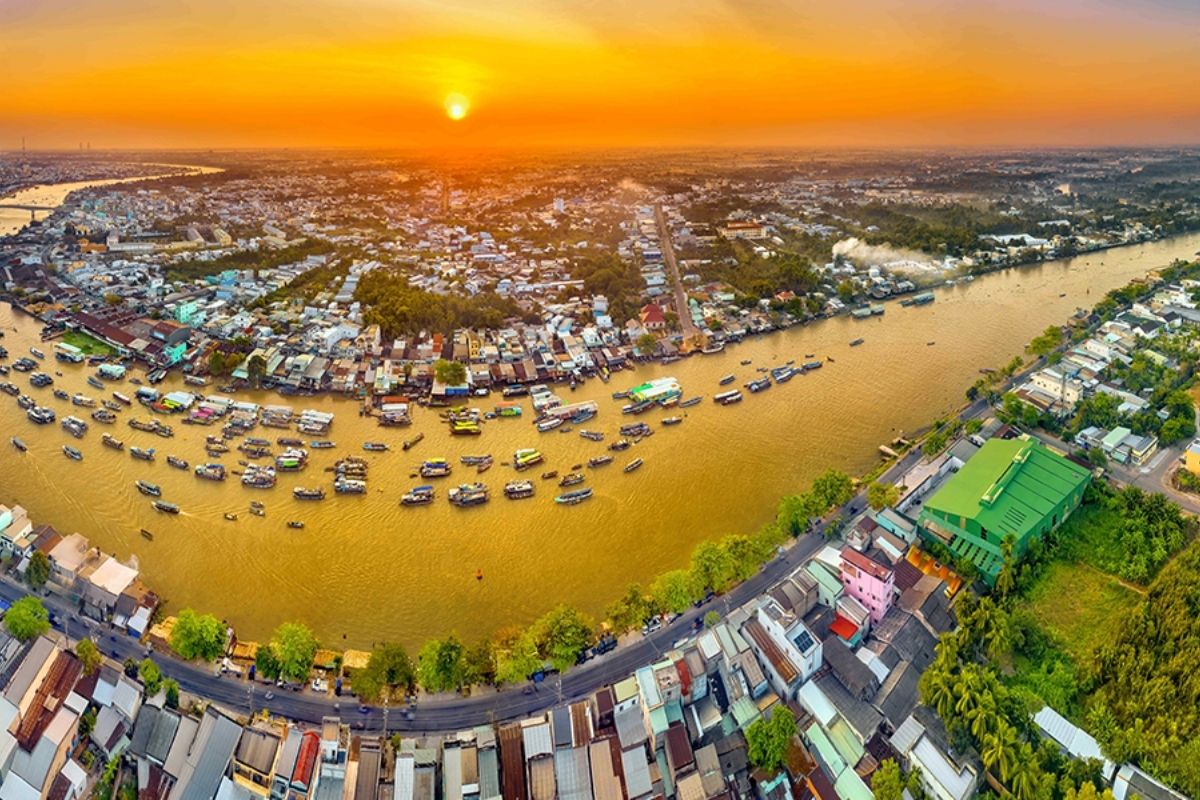 Discover Cai Chanh Market on your Mekong Can Tho fair tours