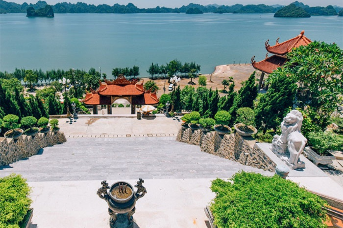 Discover Halong Shipping Tours from Cam Pha Town