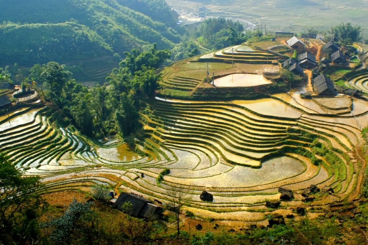 Explore Sapa Trekking Tours and discover Cat Cat Village