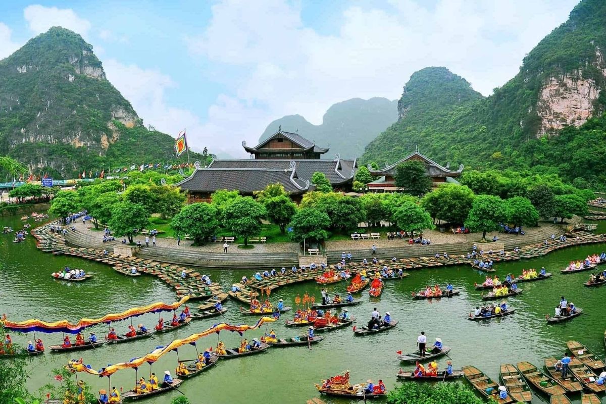 Cave Of Prehistoric Man Is Relic For Ninh Binh Trek Tours