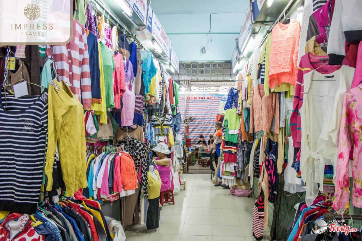 Cho Con Market on Danang Shopping tours