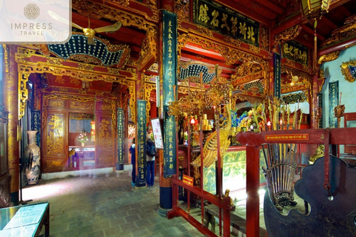 Den Quan Thanh For Hanoi Taoism Tours 