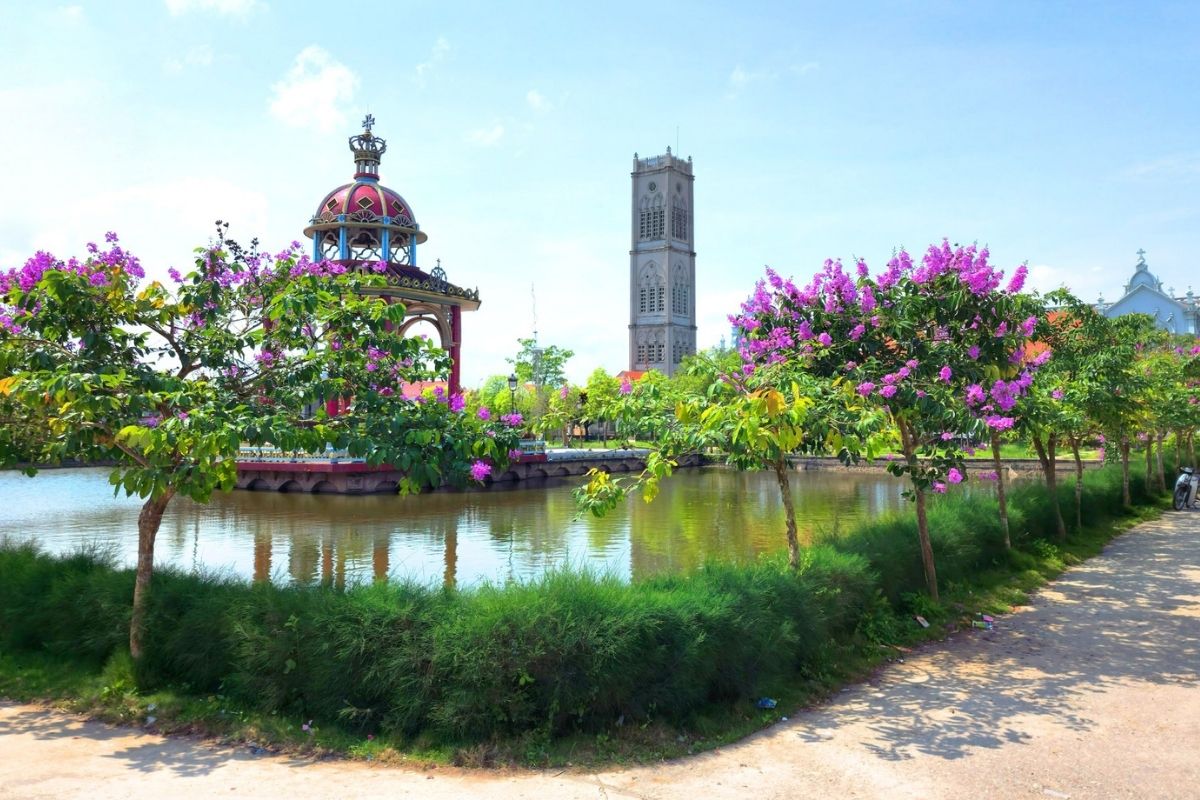 Lac Dao Church Is Catholic For Ninh Binh Reliance Tours 