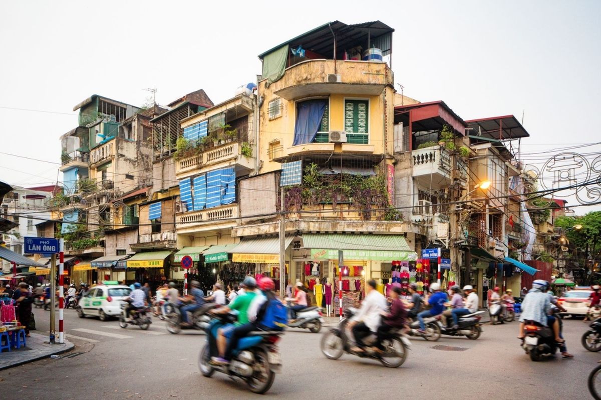 Experience the serene charm of Sapa Square Lake, a must-visit on Sapa Cooling Tours