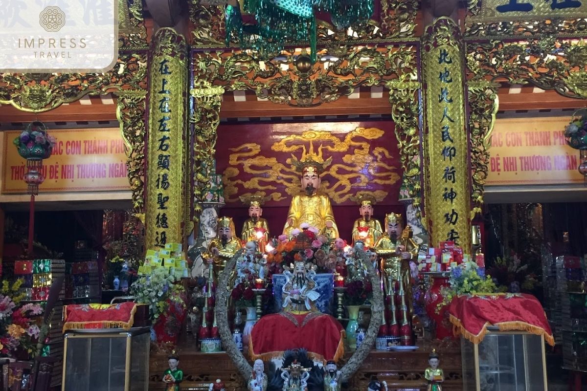 Thac Con Temple Is Place For Ha Giang Worship Tours