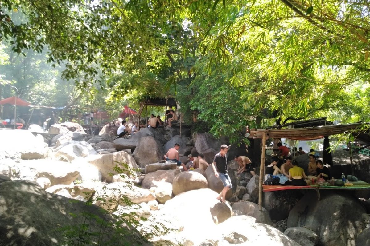 Thuy Lam Vien Is Pure Stream For Danang Picnic Tours