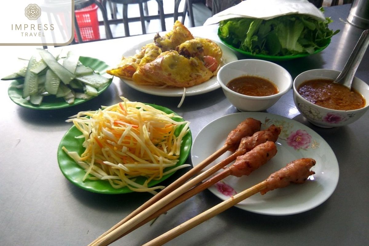 Banh Xeo Ba Duong in Danang Food tours