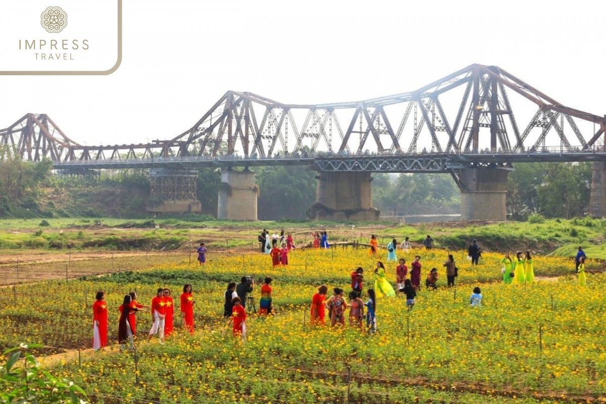 Phuc Xa Flower Wharf for Hanoi Photo tours 