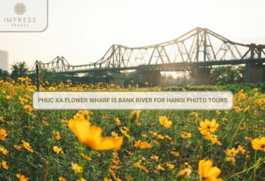 Phuc Xa Flower Wharf is bank river for Hanoi Photo tours