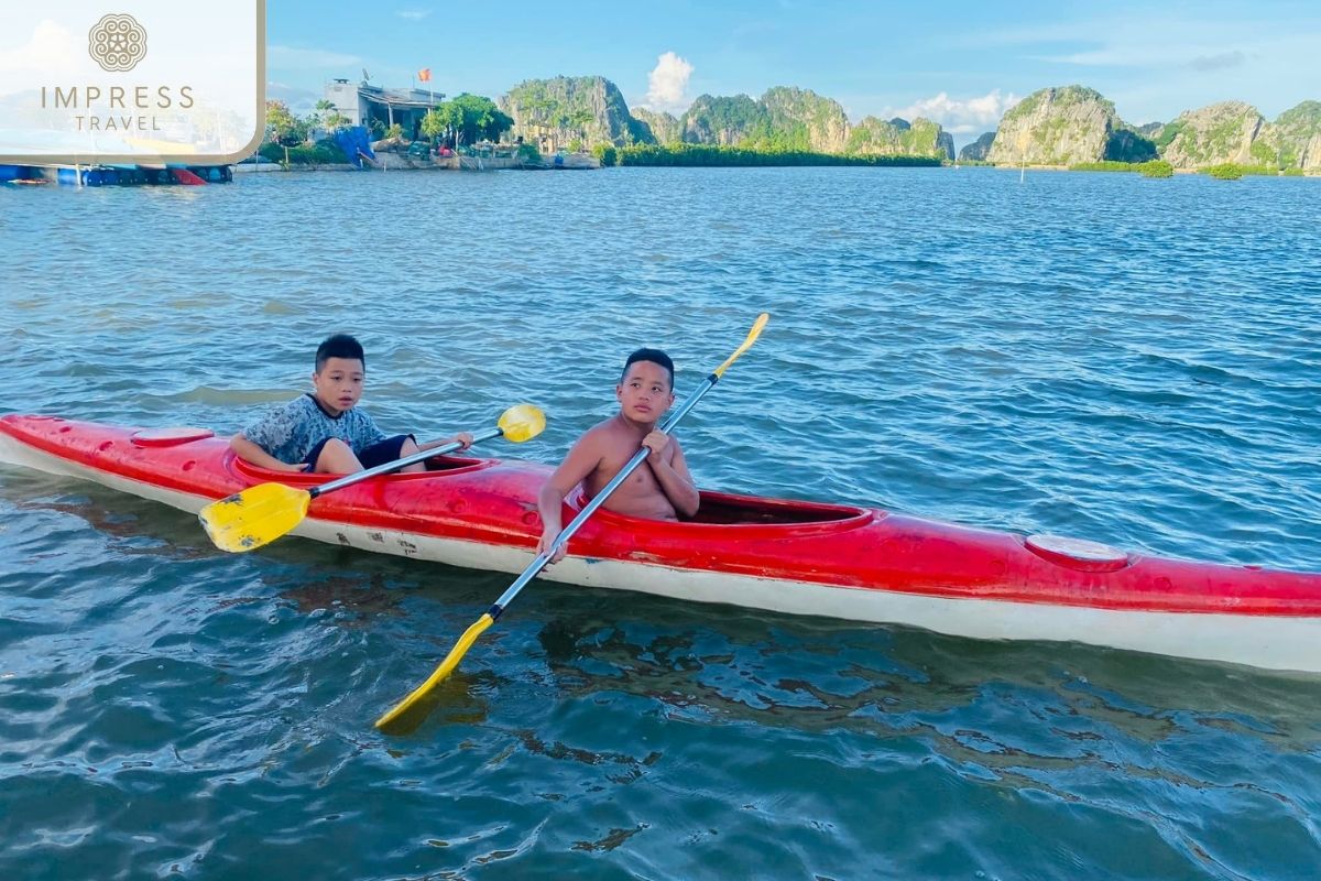 Experience kayaking in Halong Camping tours