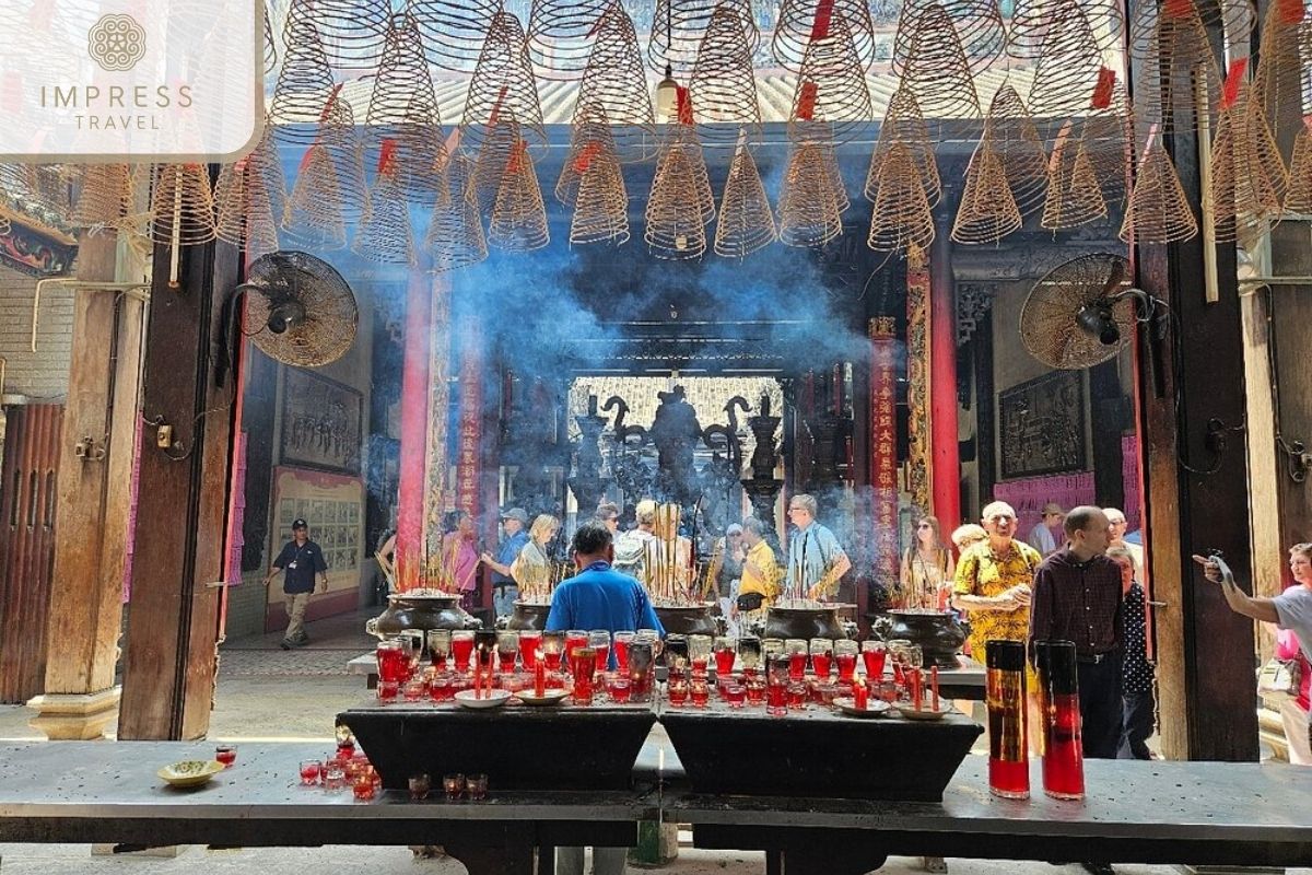 Many tourists visit in Ho Chi Minh Buddhist tours