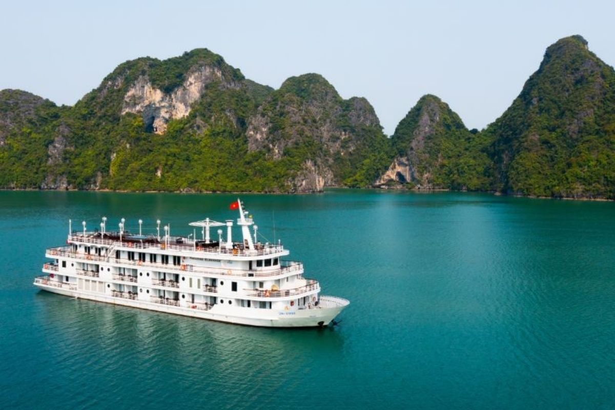 Enjoy luxury, gourmet dining, and thrilling activities in stunning Halong Bay