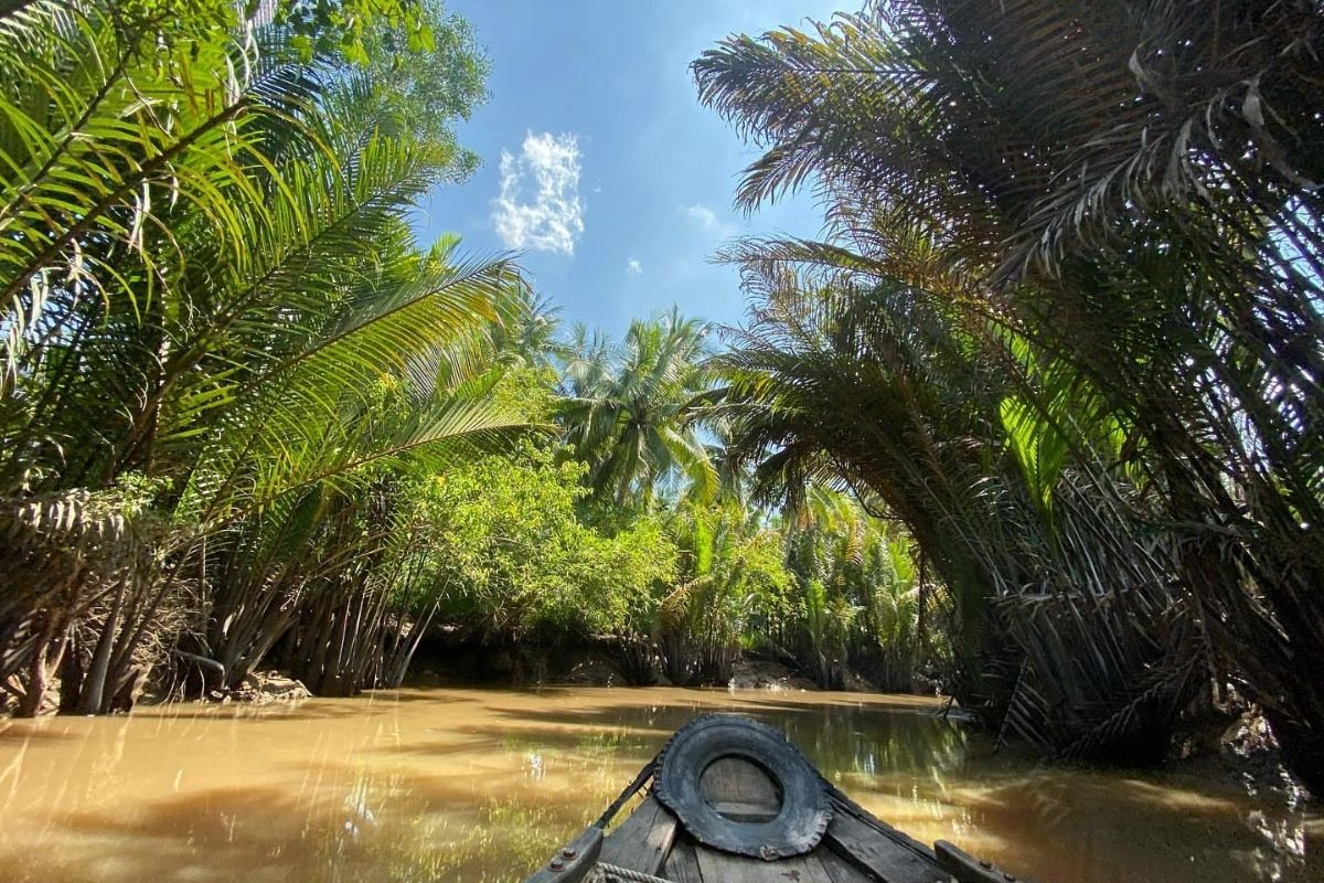 Discover Ben Tre, Can Tho, and the lively Cai Rang Floating Market!