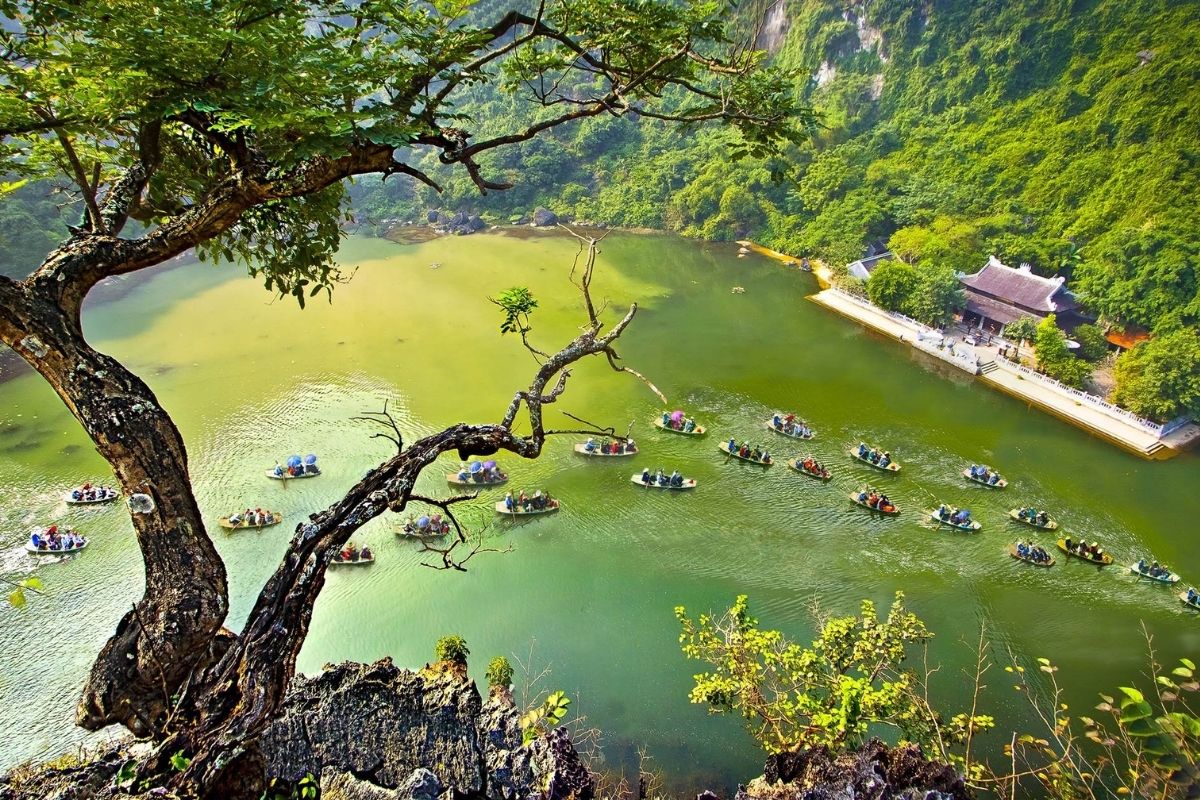 Ninh Binh tours to visit Tam Coc-Bich Dong