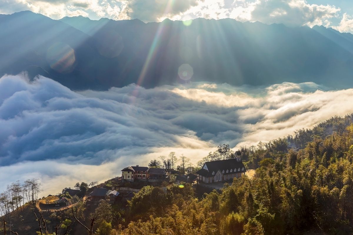 Fansipan Mountain Peak For Sapa Tours (2,3-Day Trekking)