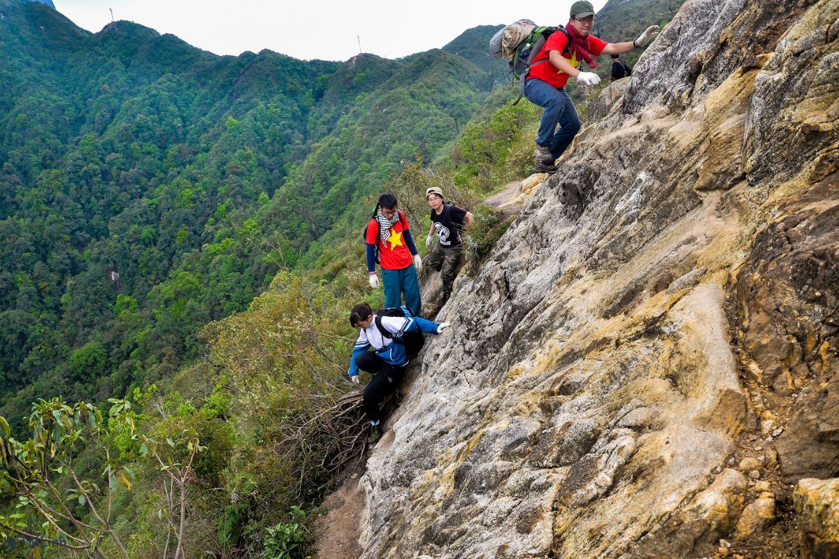 Fansipan Mountain Peak For Sapa Tours