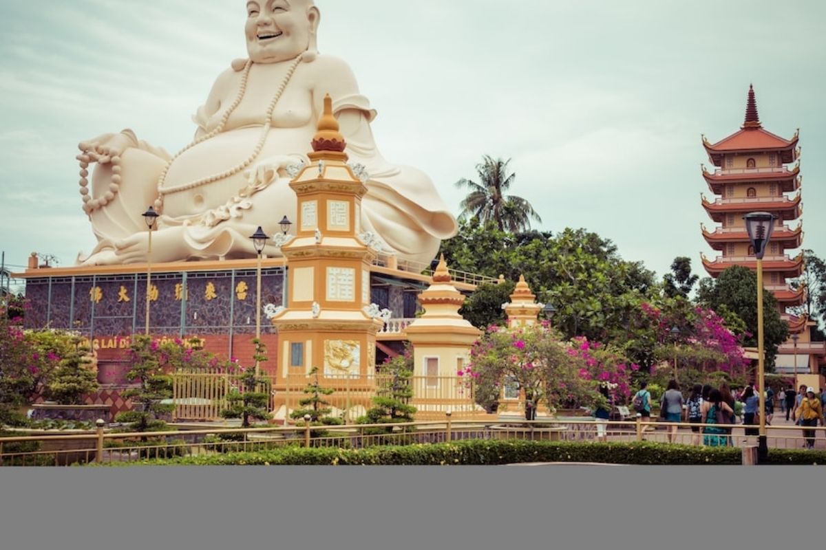 Embark on the Mekong Market Tour with the Full Day Cai Be Floating