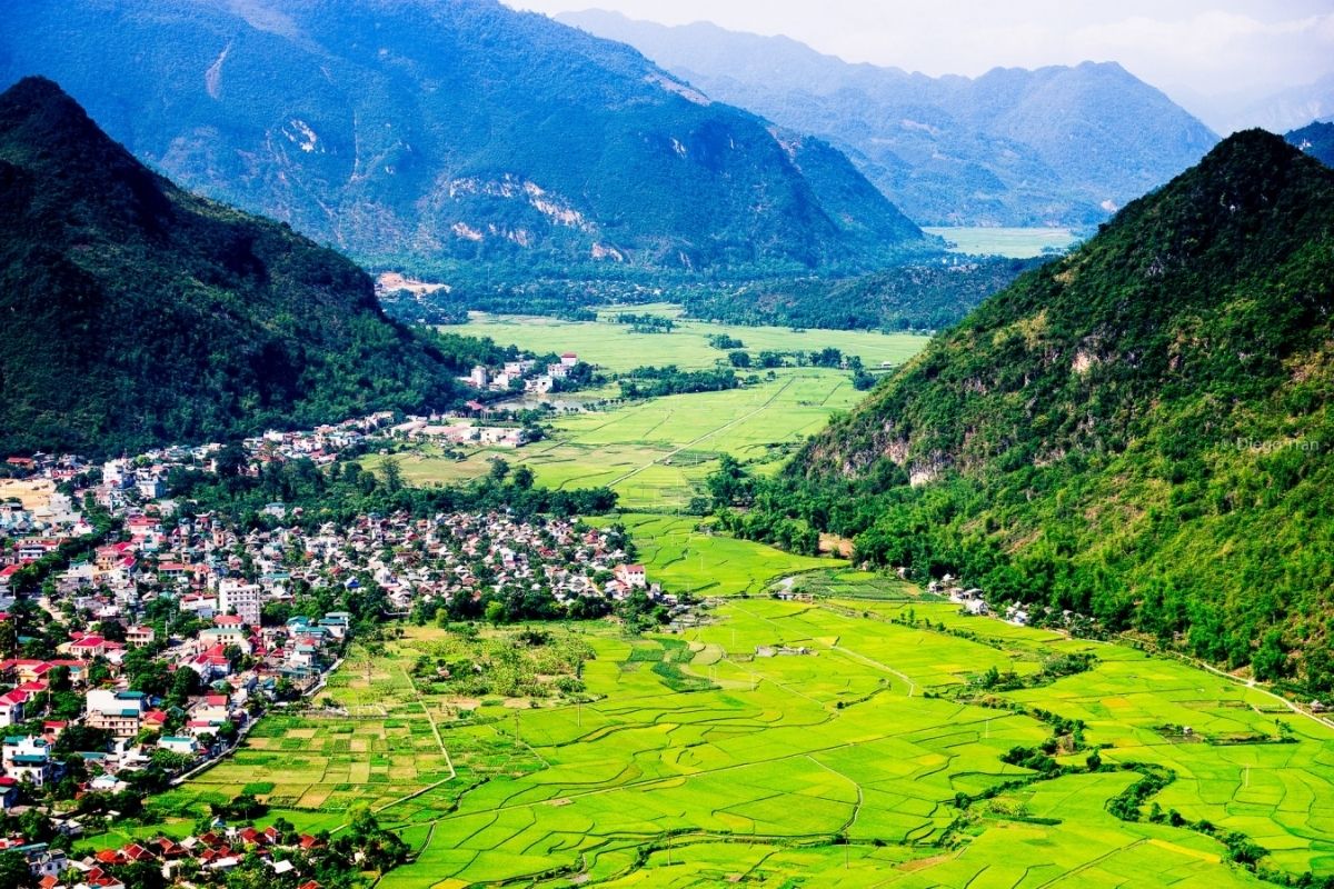 Discover the beauty of northwest Vietnam with our Mai Chau Tour from Hanoi