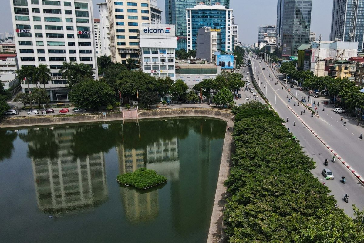 Giang Vo Lake Is A Walking Site For Hanoi Scenic Tours 