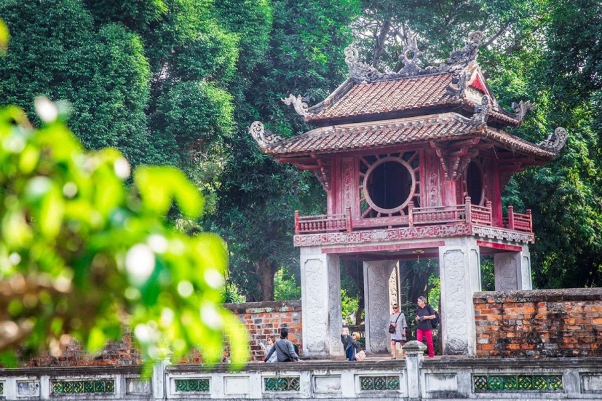 Explore Halong Bay, Hanoi's Old Quarter, and Vietnam's rich heritage! 