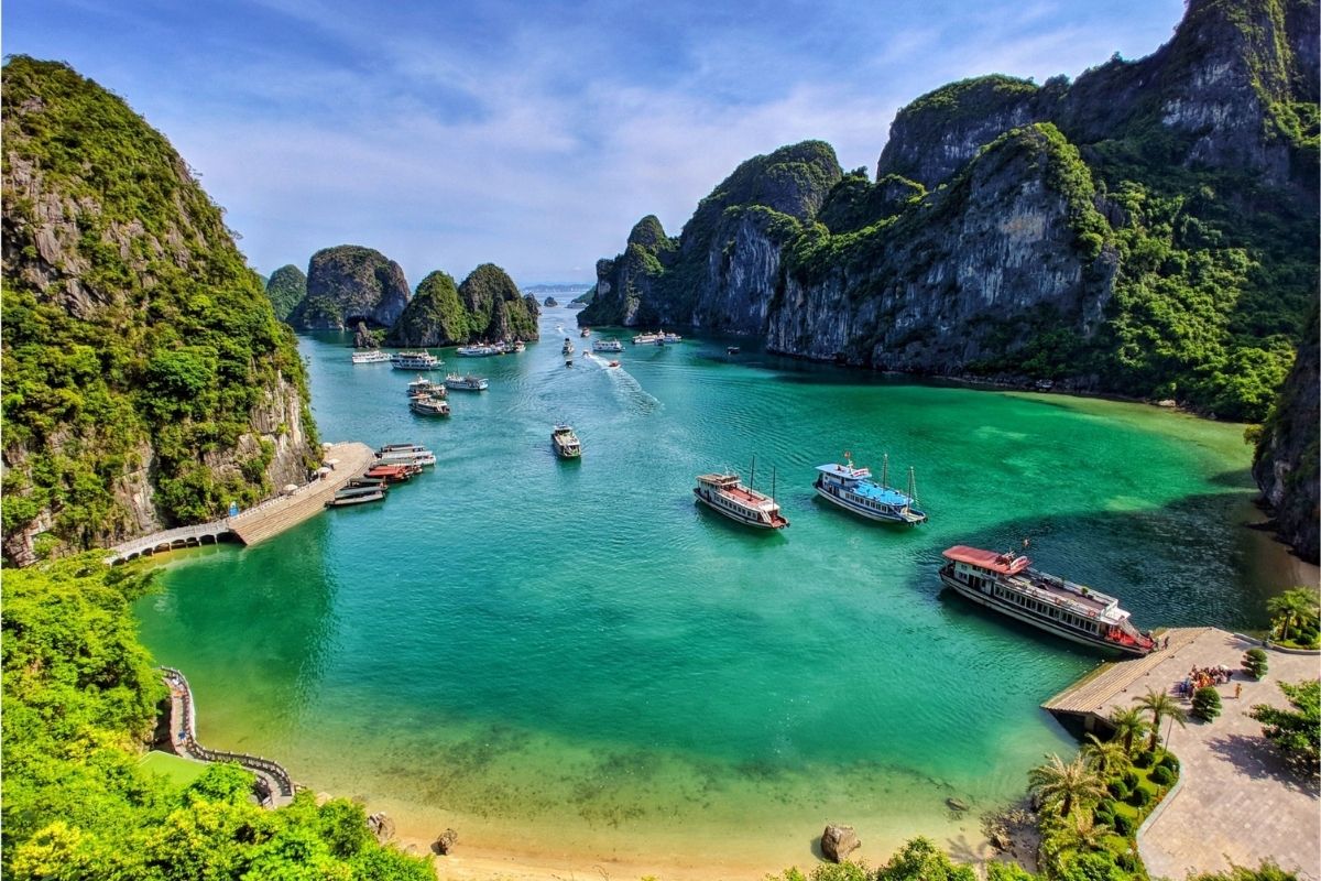 Explore Halong Bay