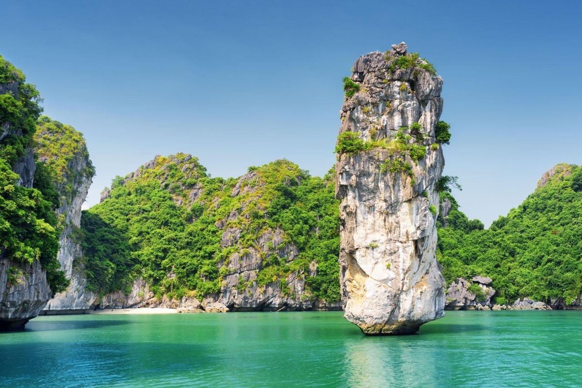 Explore Halong Bay