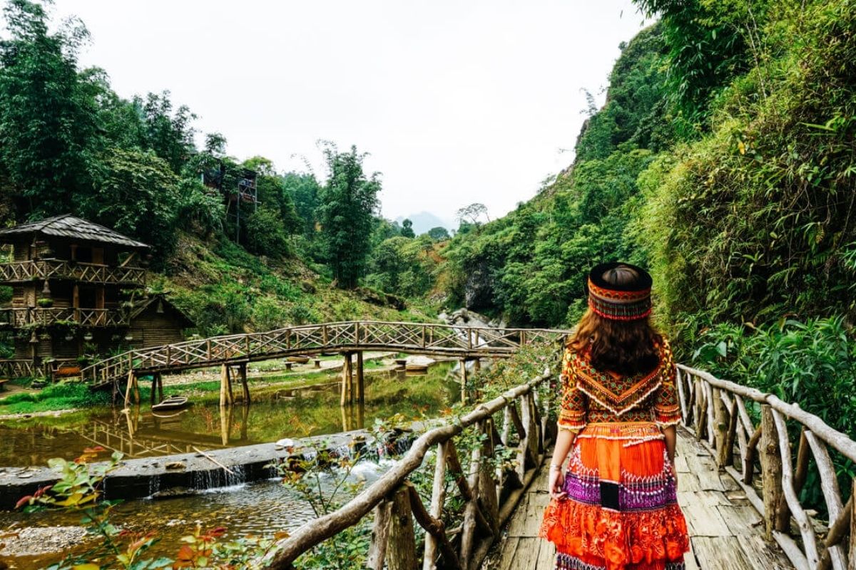 Hanoi to Sapa Tour by night train