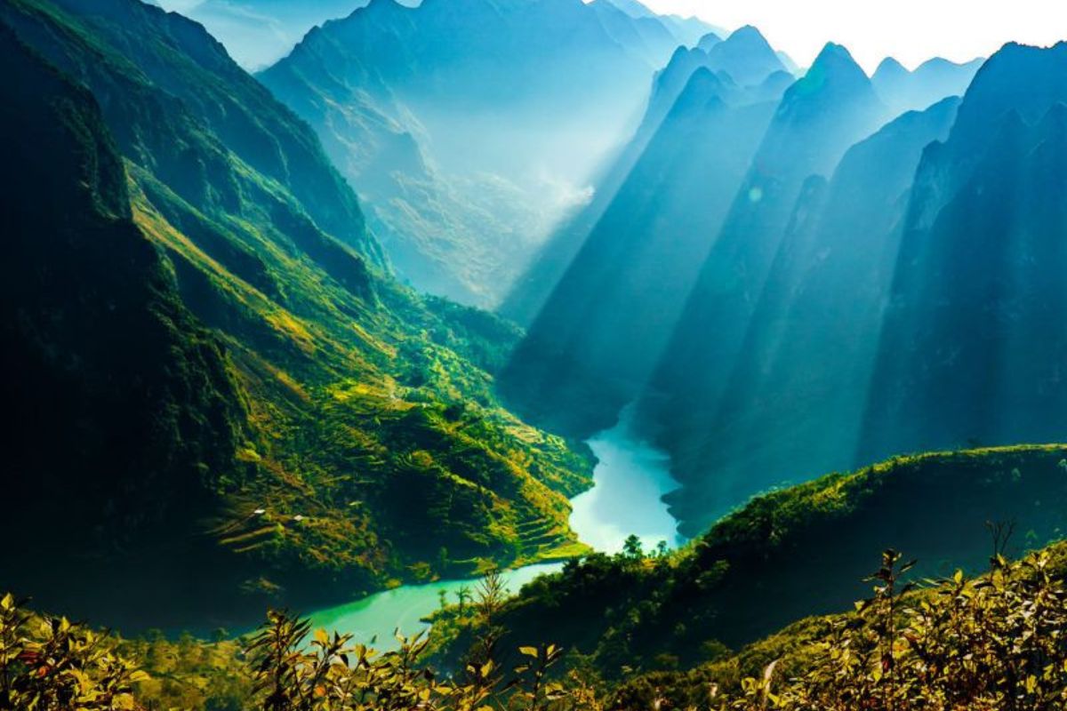 Ho Chi Minh To Danang - Hanoi - Ha Giang Tour